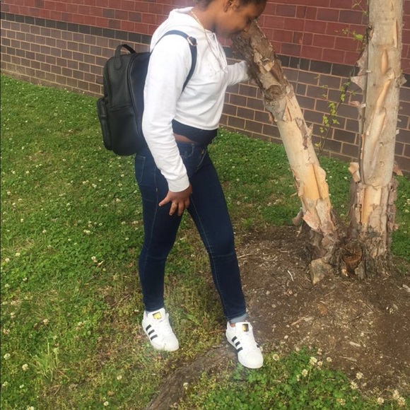 Meet your Posher, Arlette - Picture 1 of 1